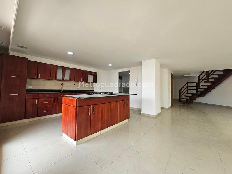 Duplex 4BR Apartment for Rent in Aves María, Sabaneta - 4