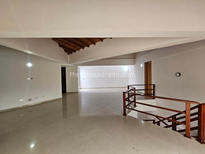 Duplex 4BR Apartment for Rent in Aves María, Sabaneta - 6