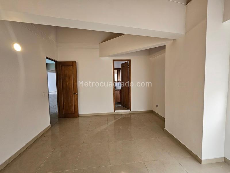 Duplex 4BR Apartment for Rent in Aves María, Sabaneta - 7