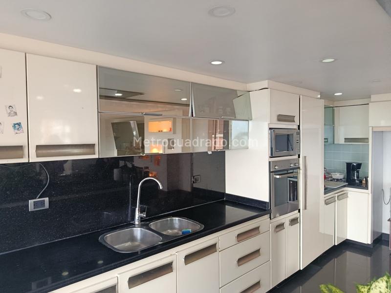 Elegant 4BR Apartment in El Poblado - 4