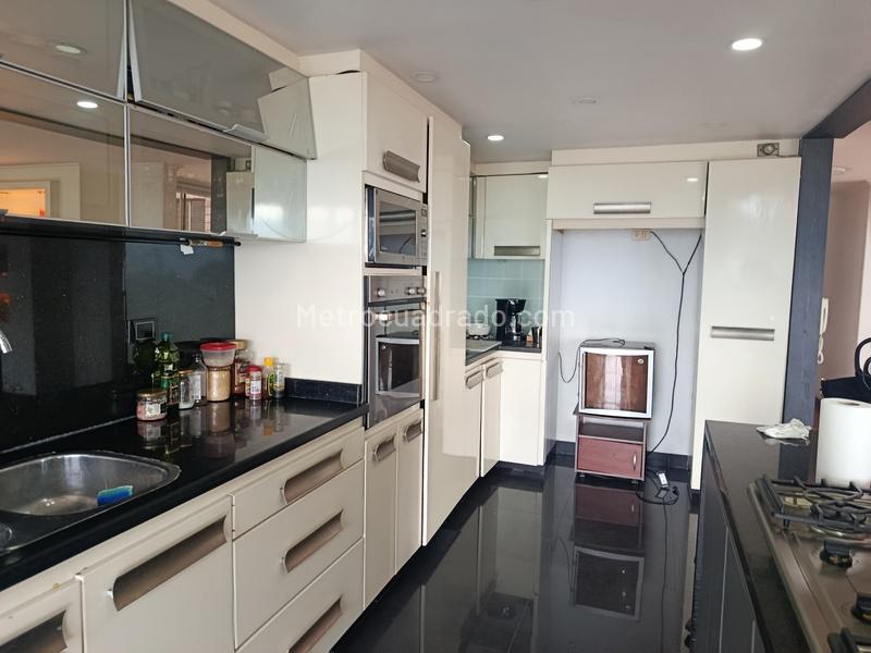 Elegant 4BR Apartment in El Poblado - 5