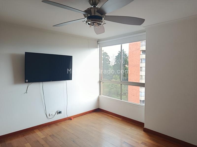 Elegant 4BR Apartment in El Poblado - 9