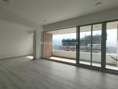 Apartamento de 2 alcobas en arriendo en El Poblado, Medellín, 95 m² · foto 2 de 7