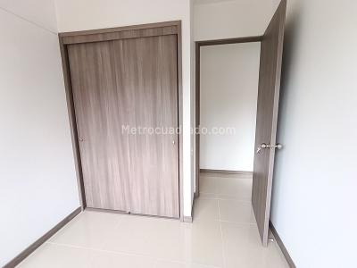 Apartamento de 3 alcobas en arriendo en Maria Auxiliadora, Sabaneta, 75 m² · foto 8 de 15