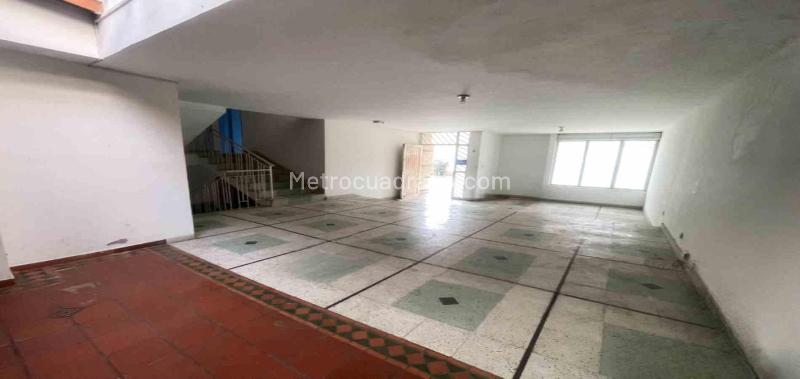 Casa Comercial de 5 Alcobas en Calasanz Parte Alta - 3