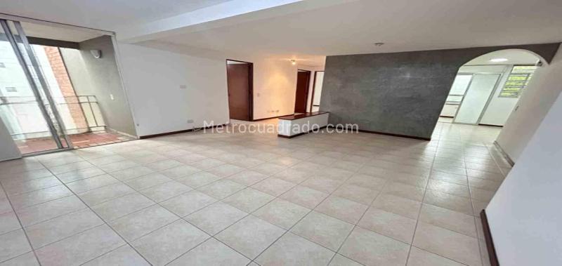Spacious 3BR Apartment with Balcony in Santa Maria De Los Angeles - 2