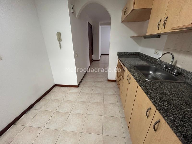 Spacious 3BR Apartment with Balcony in Santa Maria De Los Angeles - 3