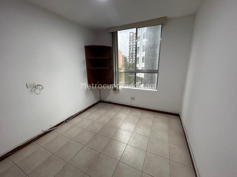 Spacious 3BR Apartment with Balcony in Santa Maria De Los Angeles - 5