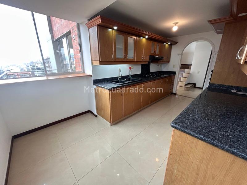 Apartamento Dúplex de 3 Alcobas en Santa Fe, El Poblado - 4