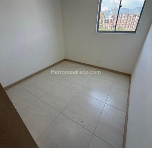 Apartamento de 3 alcobas en venta en Amazonia, Bello, 67 m² · foto 5 de 11