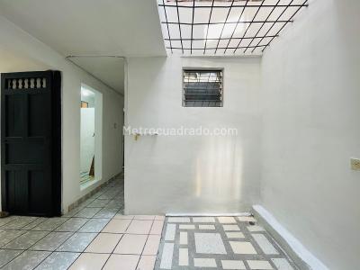 Casa de 3 alcobas en venta en La Floresta, Medellín, 82 m² · foto 19 de 20