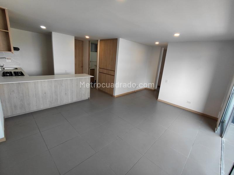 Modern 2BR Apartment in Guayabal - 3