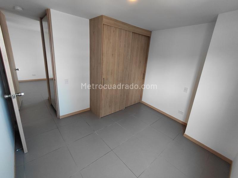 Modern 2BR Apartment in Guayabal - 6