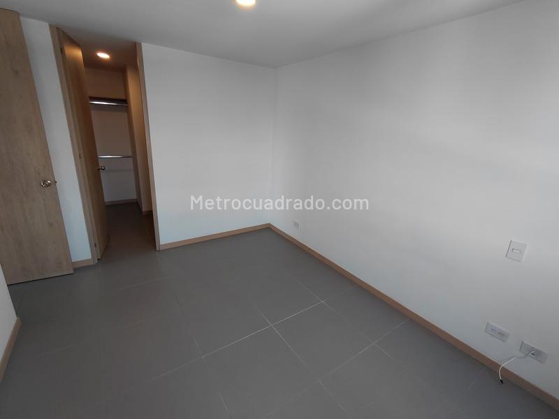 Modern 2BR Apartment in Guayabal - 7