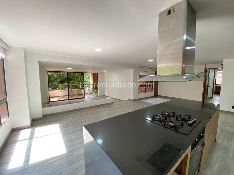 Apartamento Amplio de 4 Alcobas en El Poblado - 4