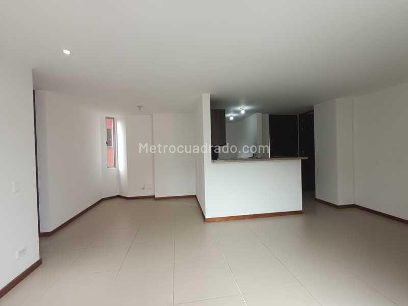 2BR Apartment in Loma Del Esmeraldal (85 m²)