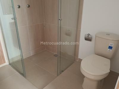 Apartamento de 2 alcobas en arriendo en El Poblado, Medellín, 175 m² · foto 10 de 14