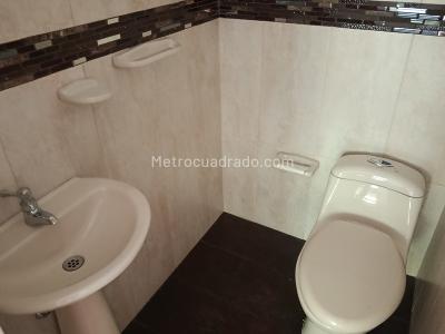 Apartamento de 2 alcobas en arriendo en El Poblado, Medellín, 175 m² · foto 11 de 14