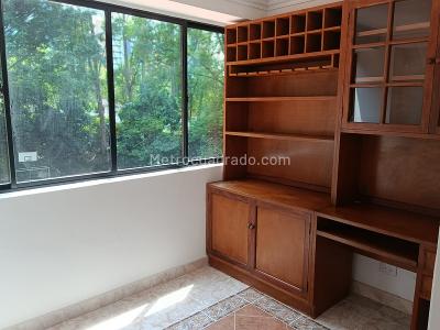 Apartamento de 2 alcobas en arriendo en El Poblado, Medellín, 175 m² · foto 3 de 14