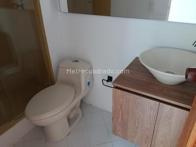 Apartamento de 2 alcobas en arriendo en El Poblado, Medellín, 175 m² · foto 9 de 14