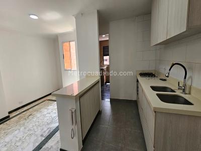 Apartamento de 2 alcobas en arriendo en Laureles, Medellín, 120 m² · foto 3 de 11