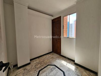 Apartamento de 2 alcobas en arriendo en Laureles, Medellín, 120 m² · foto 5 de 11
