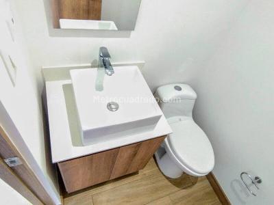 Apartaestudio en arriendo en El Poblado, Medellín, 52 m² · foto 17 de 20