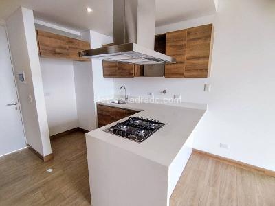 Apartaestudio en arriendo en El Poblado, Medellín, 52 m² · foto 3 de 20