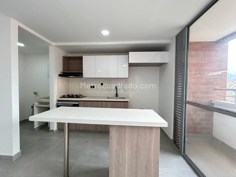 Apartamento moderno de 3 habitaciones en arriendo en Bello (Barrio Obrero) - 5