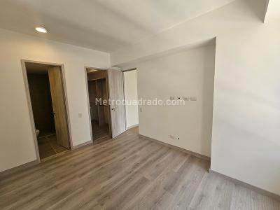 Apartamento de 2 alcobas en arriendo en El Poblado, Medellín, 95 m² · foto 5 de 14