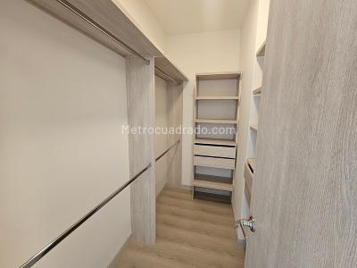 Apartamento de 2 alcobas en arriendo en El Poblado, Medellín, 95 m² · foto 8 de 14