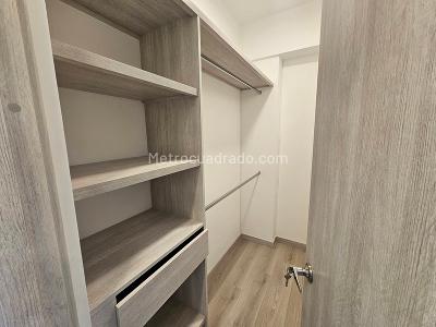 Apartamento de 3 alcobas en venta en Villa Carlota, Medellín, 140 m² · foto 13 de 20