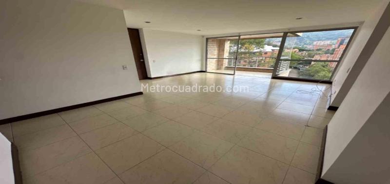 3BR Apartment in Loma Del Escobero (108 m²)