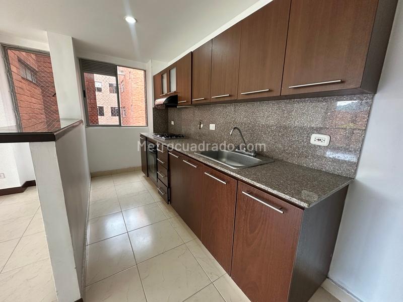 3BR Apartment in Loma Del Escobero (108 m²) - 3