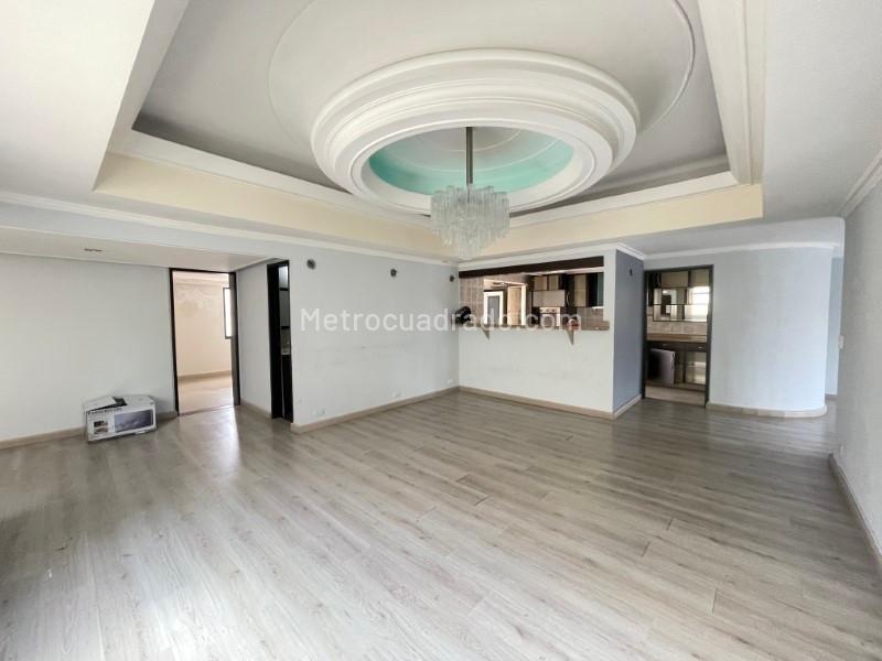 Spacious 5BR Penthouse in Laureles - 2
