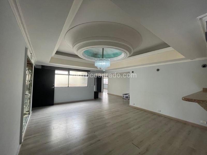 Spacious 5BR Penthouse in Laureles - 4