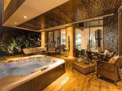 Casa de 5 alcobas en venta en El Poblado, Medellín, 738 m² · foto 10 de 13