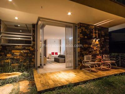 Casa de 5 alcobas en venta en El Poblado, Medellín, 738 m² · foto 11 de 13