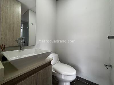 Apartamento de 2 alcobas en arriendo en Loma Del Escobero, Envigado, 85 m² · foto 13 de 15
