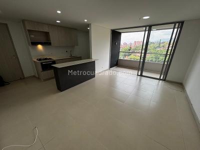 Apartamento de 2 alcobas en arriendo en Loma Del Escobero, Envigado, 85 m² · foto 2 de 15