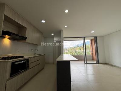 Apartamento de 2 alcobas en arriendo en Loma Del Escobero, Envigado, 85 m² · foto 3 de 15