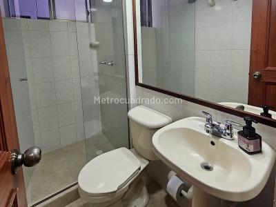 Apartamento de 3 alcobas en arriendo en El Poblado, Medellín, 95 m² · foto 11 de 14