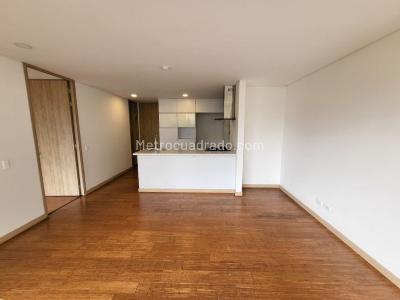 Apartaestudio en venta en El Poblado, Medellín, 63 m² · foto 3 de 13