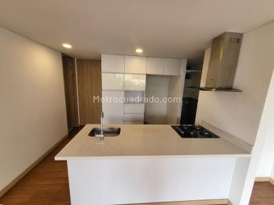 Apartaestudio en venta en El Poblado, Medellín, 63 m² · foto 6 de 13