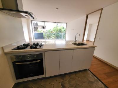Apartaestudio en venta en El Poblado, Medellín, 63 m² · foto 7 de 13