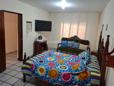 Casa de 3 alcobas en venta en Campo Valdes N2, Medellín, 231 m² · foto 12 de 20