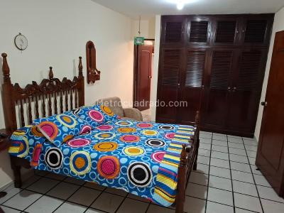 Casa de 3 alcobas en venta en Campo Valdes N2, Medellín, 231 m² · foto 14 de 20