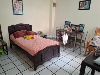 Casa de 3 alcobas en venta en Campo Valdes N2, Medellín, 231 m² · foto 15 de 20