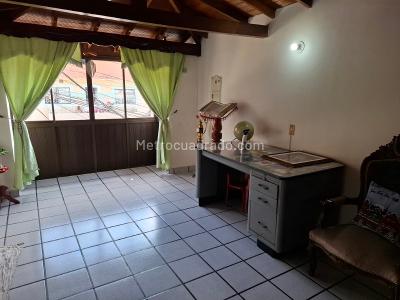 Casa de 3 alcobas en venta en Campo Valdes N2, Medellín, 231 m² · foto 19 de 20