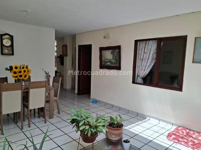 Casa de 3 alcobas en venta en Campo Valdes N2, Medellín, 231 m² · foto 5 de 20